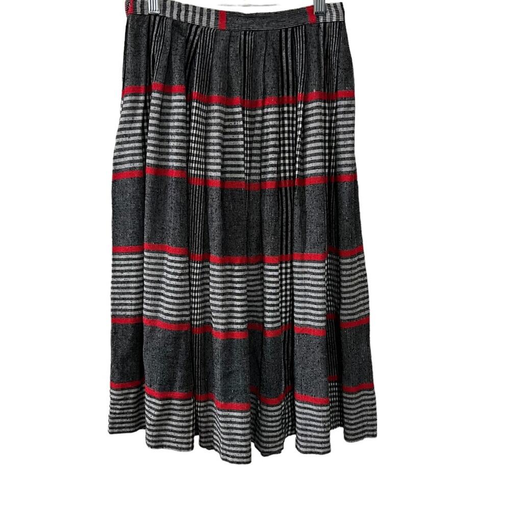 Evan Picone women 8 Skirt Midi Vintage plaid wool pleats holiday black white red